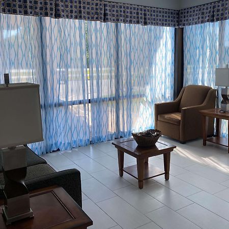 Days Inn By Wyndham Havelock Bagian luar foto