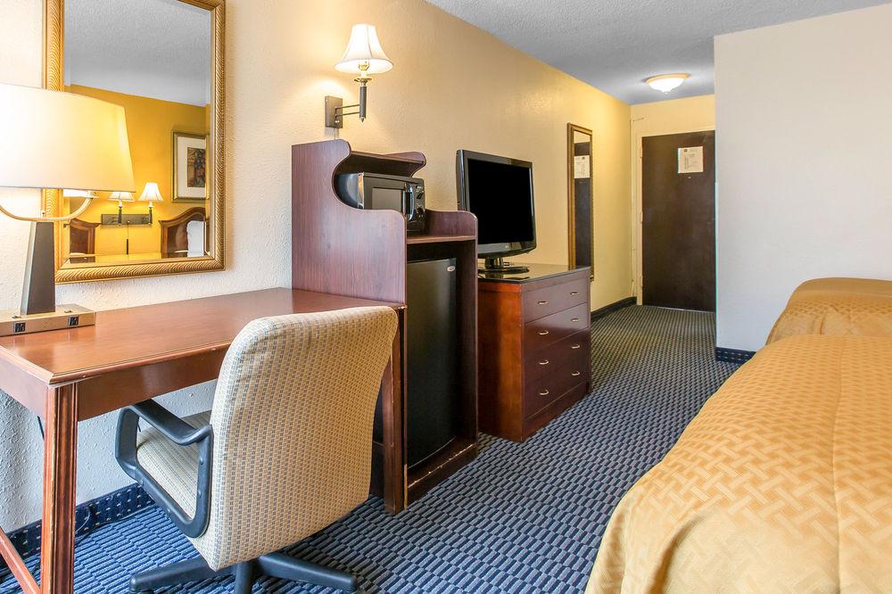 Days Inn By Wyndham Havelock Bagian luar foto