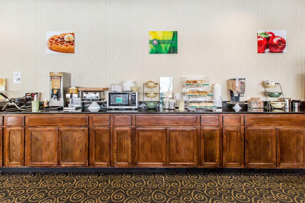 Days Inn By Wyndham Havelock Bagian luar foto