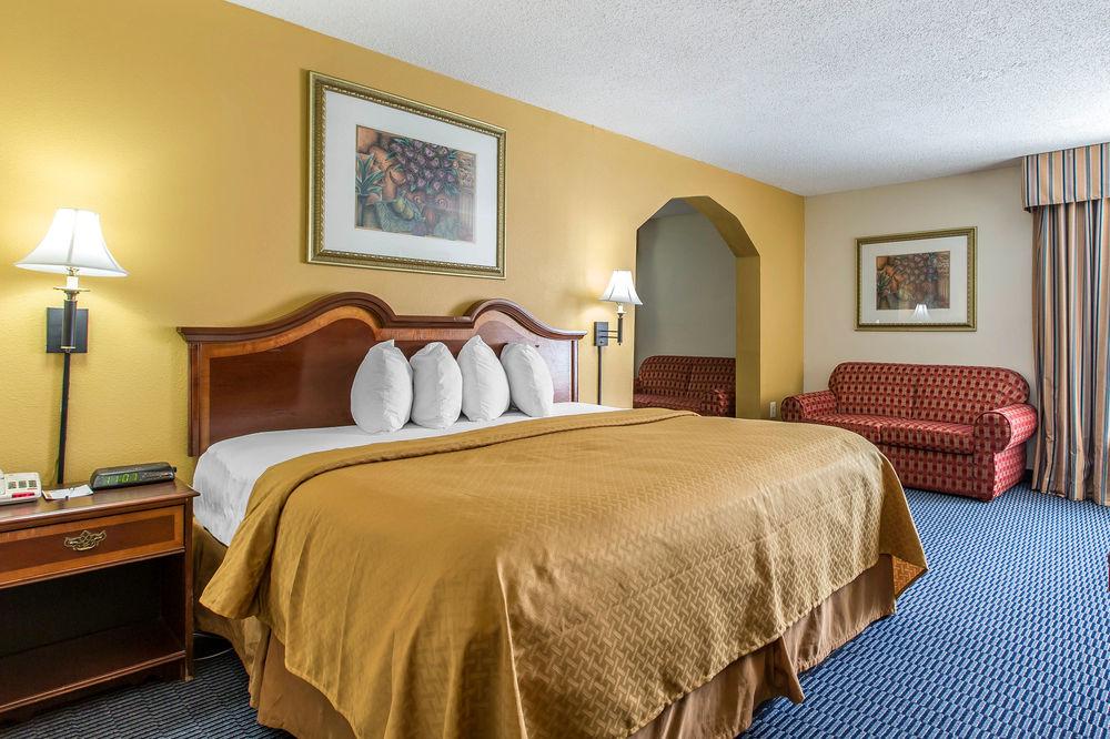 Days Inn By Wyndham Havelock Bagian luar foto