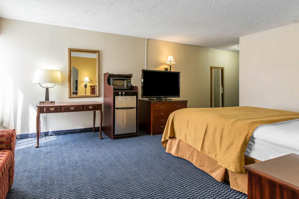 Days Inn By Wyndham Havelock Bagian luar foto