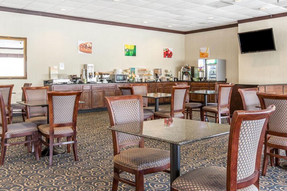 Days Inn By Wyndham Havelock Bagian luar foto