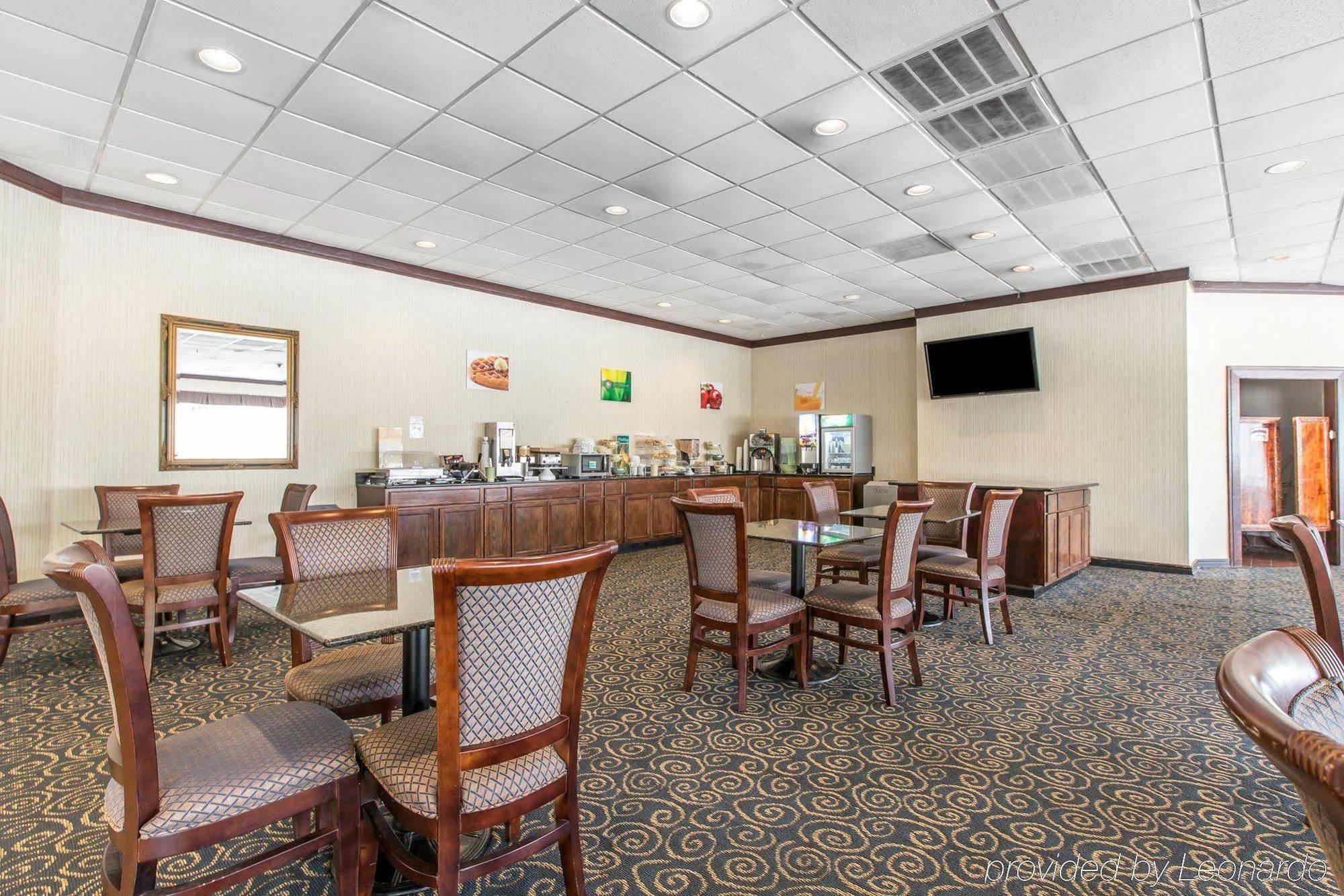 Days Inn By Wyndham Havelock Bagian luar foto
